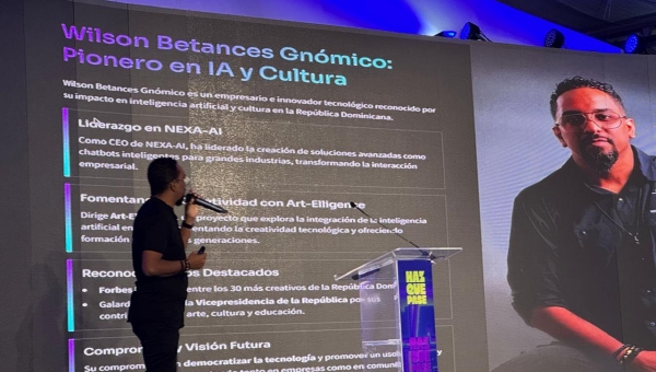 Conferencista Durante Cierre Thumbnail